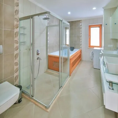 Paradise Luxury With Sauna Vila *