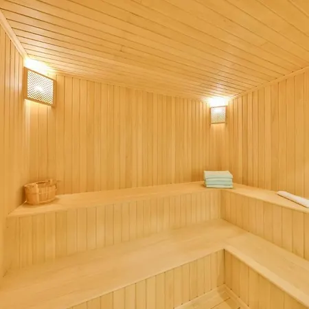 Paradise Luxury With Sauna Vila *